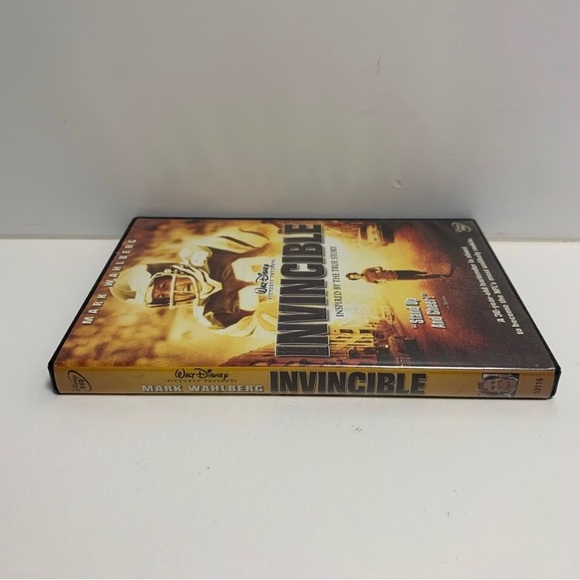 Invincible Walt Disney DVD football by Mark Wahlburg - Picture 2 of 4